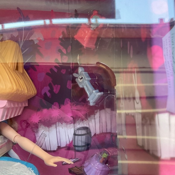 MATTEL ALICE IN WONDERLAND ALICE DRINK ME  DOLL IN HER HOUSE - Picture 5 of 15